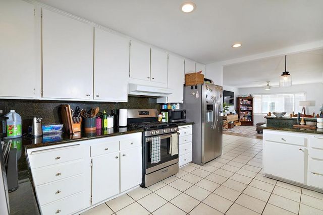712 S Myers Street, Oceanside, CA 92054