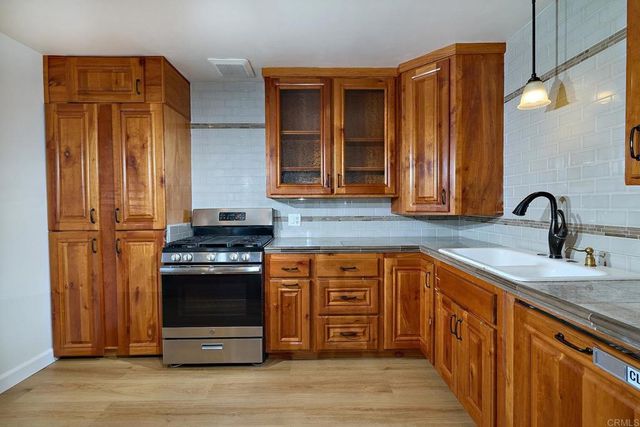 712 S Myers Street, Oceanside, CA 92054