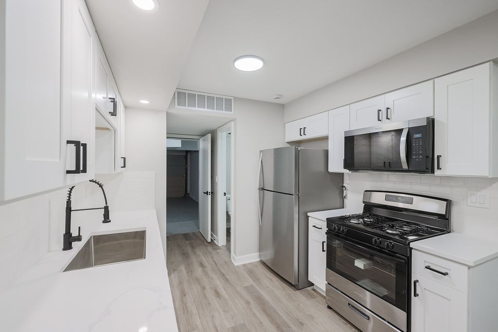 810 Gloucester Drive 126, Elk Grove Village, IL 60007 — photo 3