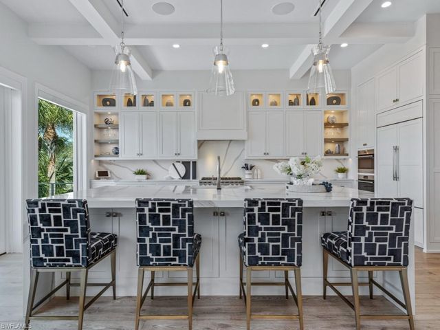 296 Seabreeze DR, Marco Island, FL 34145