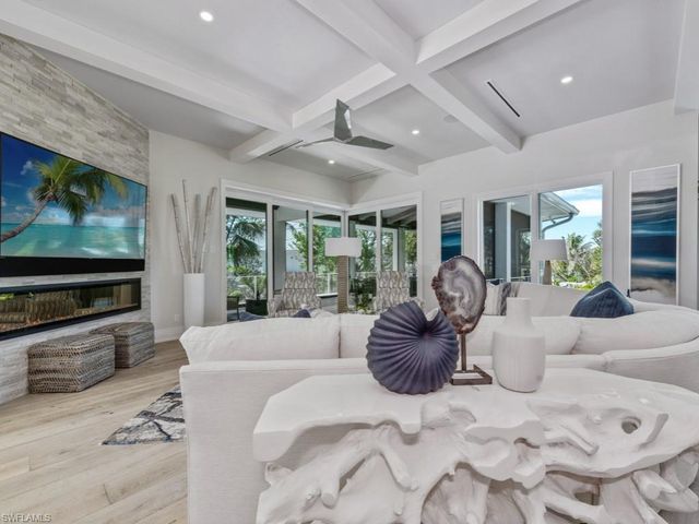 296 Seabreeze DR, Marco Island, FL 34145