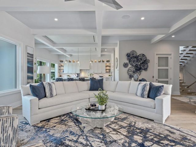 296 Seabreeze DR, Marco Island, FL 34145