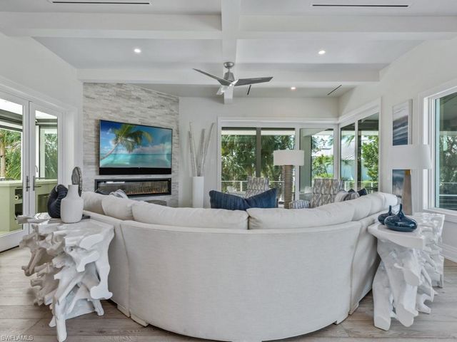 296 Seabreeze DR, Marco Island, FL 34145