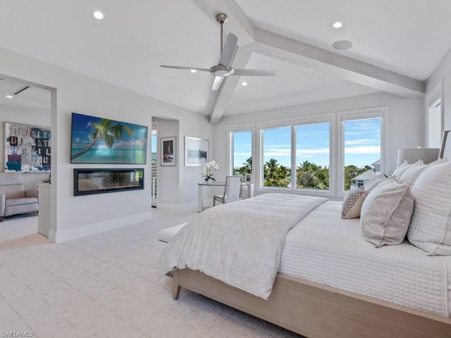 296 Seabreeze DR, Marco Island, FL 34145