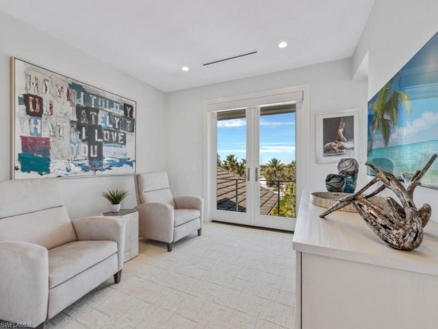 296 Seabreeze DR, Marco Island, FL 34145