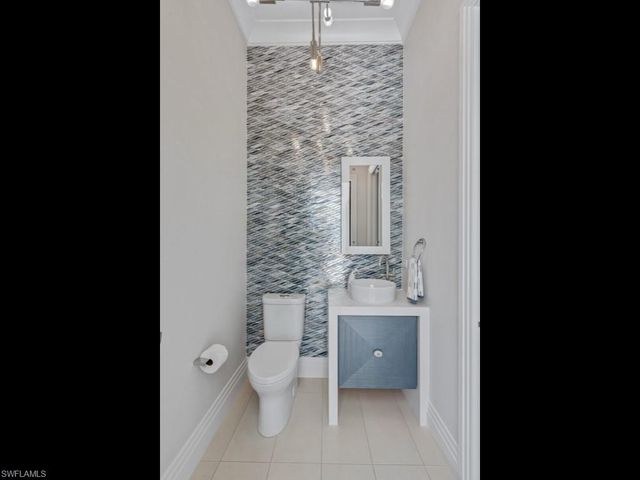 296 Seabreeze DR, Marco Island, FL 34145