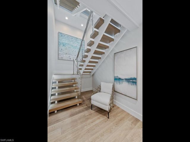 296 Seabreeze DR, Marco Island, FL 34145