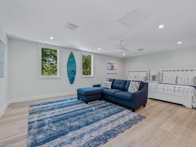 296 Seabreeze DR, Marco Island, FL 34145