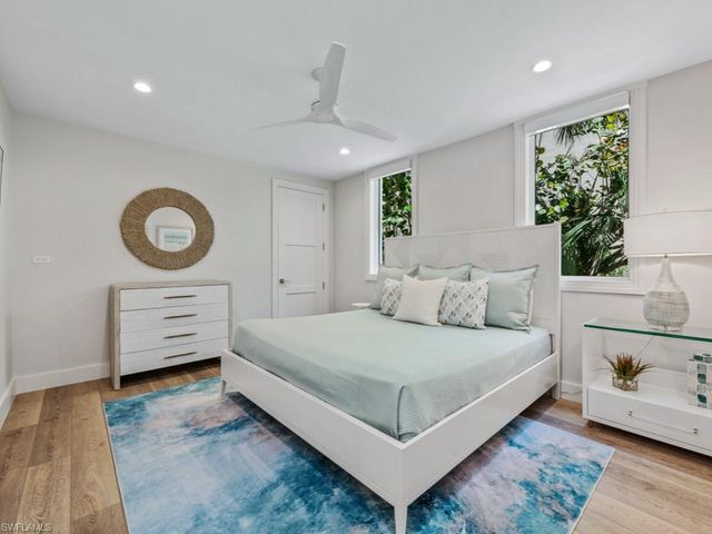 296 Seabreeze DR, Marco Island, FL 34145