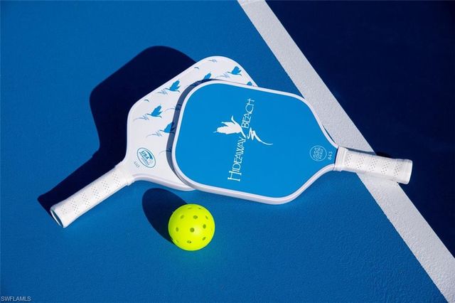 296 Seabreeze DR, Marco Island, FL 34145