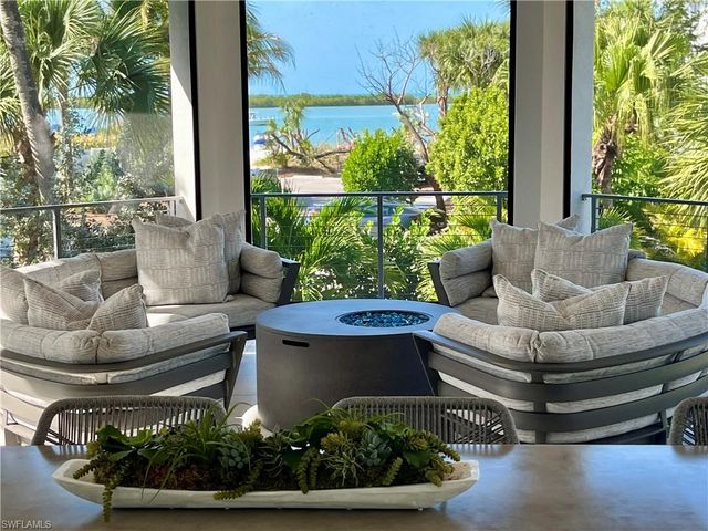 296 Seabreeze DR, Marco Island, FL 34145