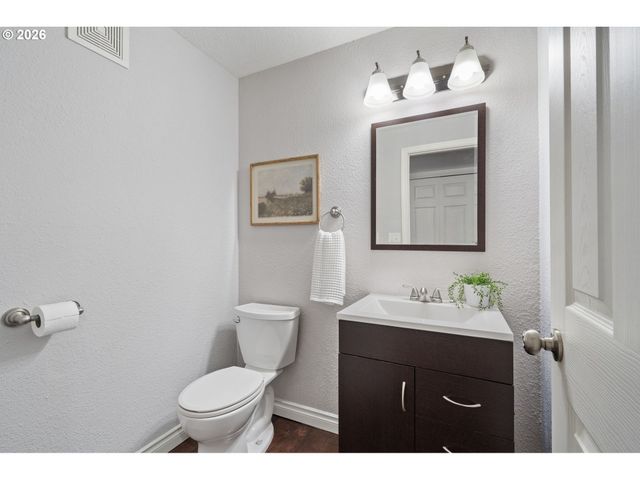 1659 OAK St, Lake Oswego, OR 97034