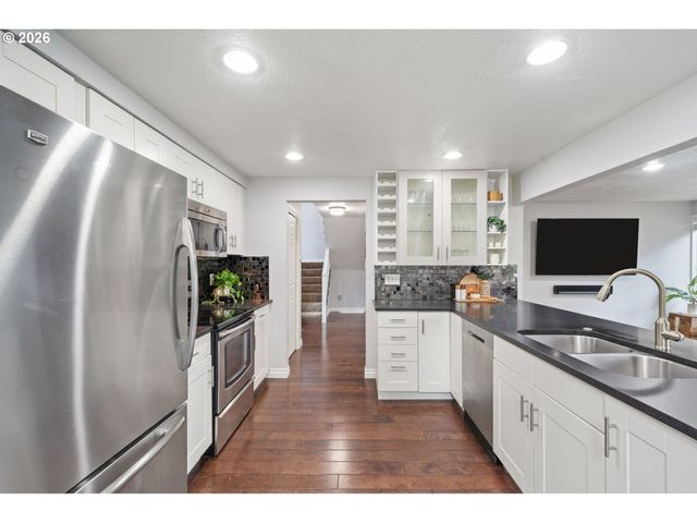 1659 OAK St, Lake Oswego, OR 97034