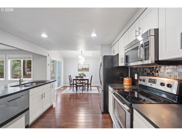 1659 OAK St, Lake Oswego, OR 97034