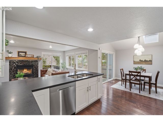 1659 OAK St, Lake Oswego, OR 97034