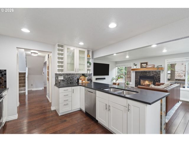 1659 OAK St, Lake Oswego, OR 97034