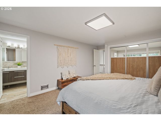 1659 OAK St, Lake Oswego, OR 97034