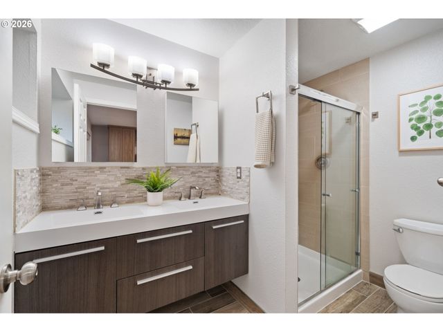 1659 OAK St, Lake Oswego, OR 97034