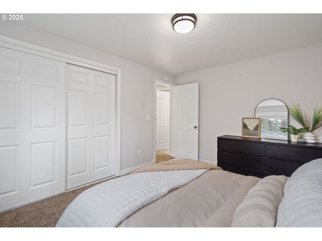 1659 OAK St, Lake Oswego, OR 97034