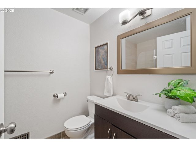 1659 OAK St, Lake Oswego, OR 97034