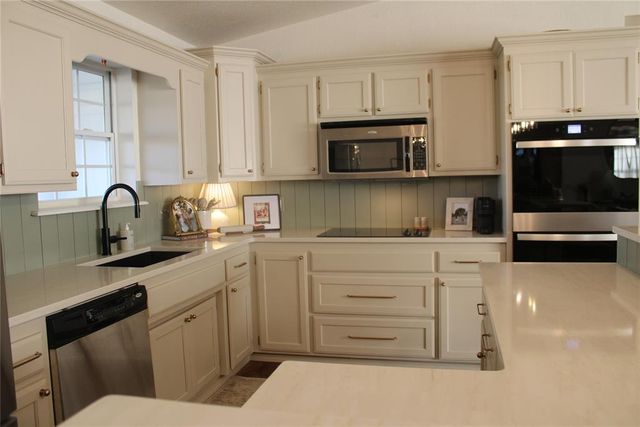 15553 Rockwood Avenue, Wayne, OK 73095