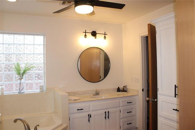 15553 Rockwood Avenue, Wayne, OK 73095