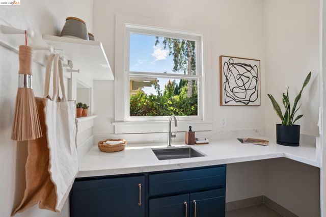 1170 Colusa Ave, Berkeley, CA 94707