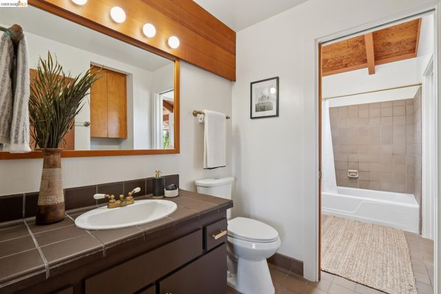 1170 Colusa Ave, Berkeley, CA 94707