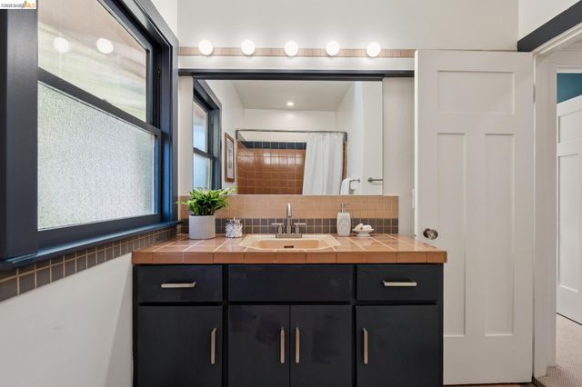 1170 Colusa Ave, Berkeley, CA 94707