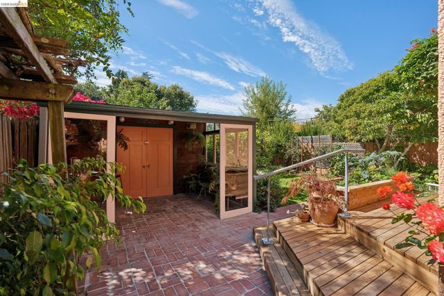 1170 Colusa Ave, Berkeley, CA 94707