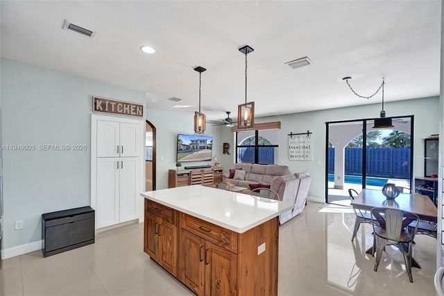 11581 SW 151st Pl, Miami, FL 33196