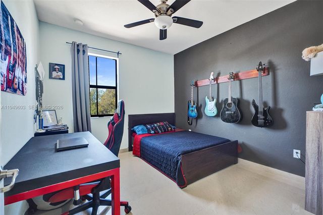 11581 SW 151st Pl, Miami, FL 33196