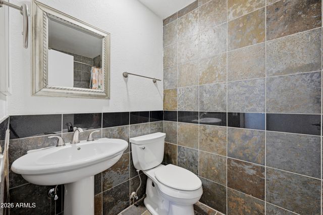 2810 E GLENROSA Avenue 16, Phoenix, AZ 85016