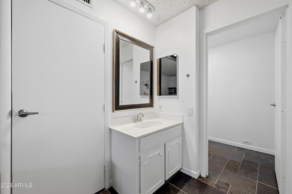 2810 E GLENROSA Avenue 16, Phoenix, AZ 85016 — photo 5