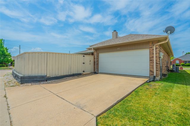 6802 Silver Lake Drive, Rowlett, TX 75089