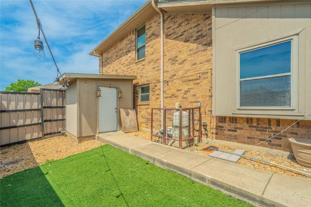 6802 Silver Lake Drive, Rowlett, TX 75089
