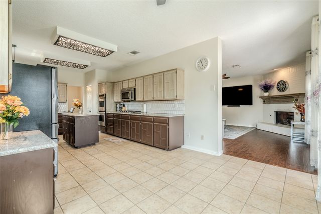 6802 Silver Lake Drive, Rowlett, TX 75089