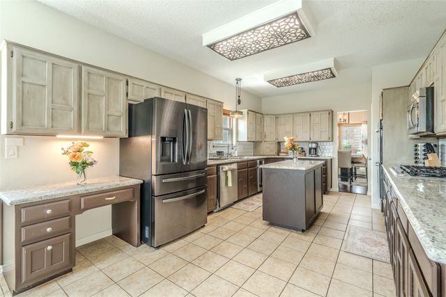 6802 Silver Lake Drive, Rowlett, TX 75089