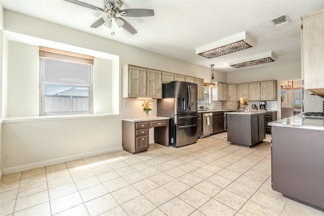 6802 Silver Lake Drive, Rowlett, TX 75089