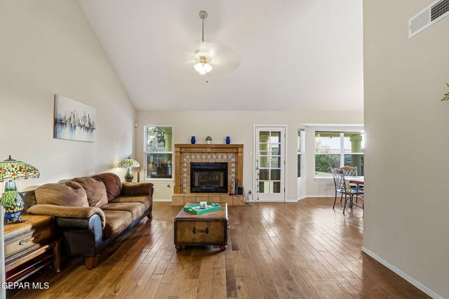 6092 LOS SIGLOS Drive, El Paso, TX 79912