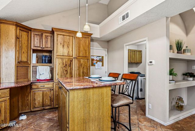 6092 LOS SIGLOS Drive, El Paso, TX 79912