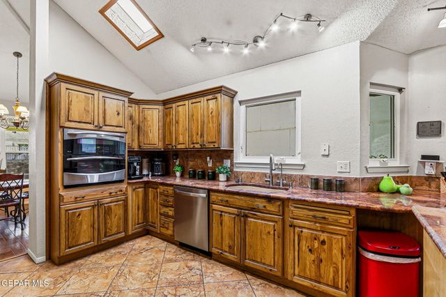 6092 LOS SIGLOS Drive, El Paso, TX 79912