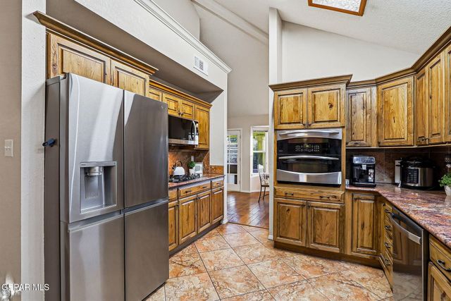 6092 LOS SIGLOS Drive, El Paso, TX 79912