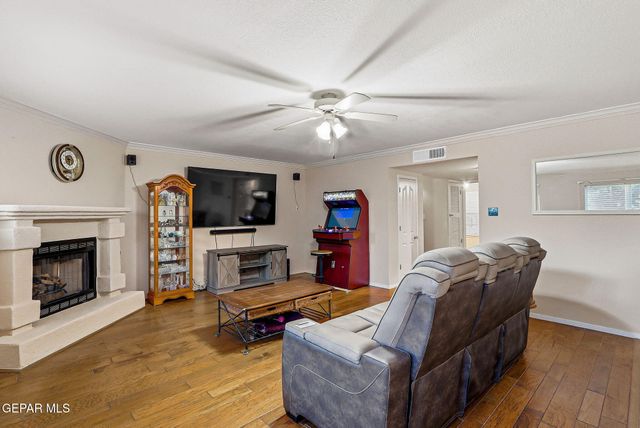 6092 LOS SIGLOS Drive, El Paso, TX 79912