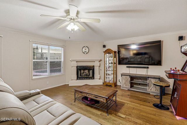 6092 LOS SIGLOS Drive, El Paso, TX 79912