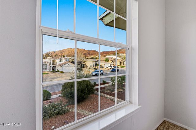 6092 LOS SIGLOS Drive, El Paso, TX 79912