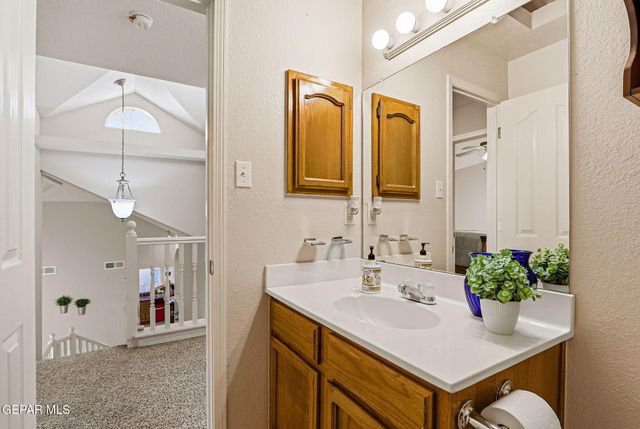 6092 LOS SIGLOS Drive, El Paso, TX 79912