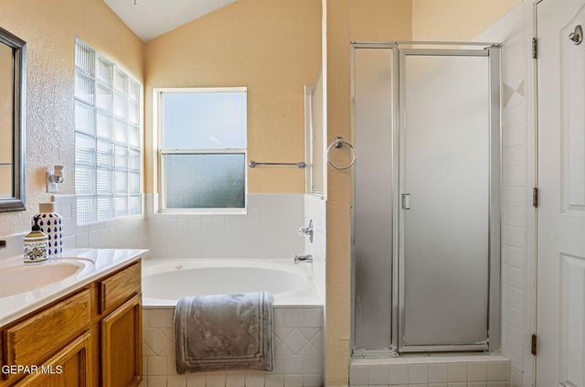 6092 LOS SIGLOS Drive, El Paso, TX 79912