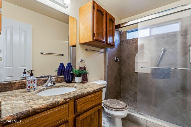 6092 LOS SIGLOS Drive, El Paso, TX 79912