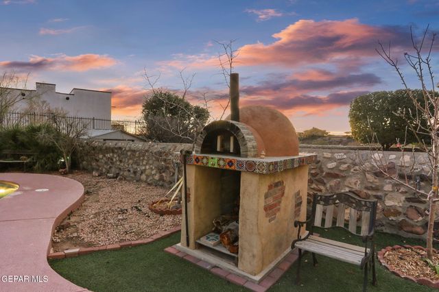 6092 LOS SIGLOS Drive, El Paso, TX 79912